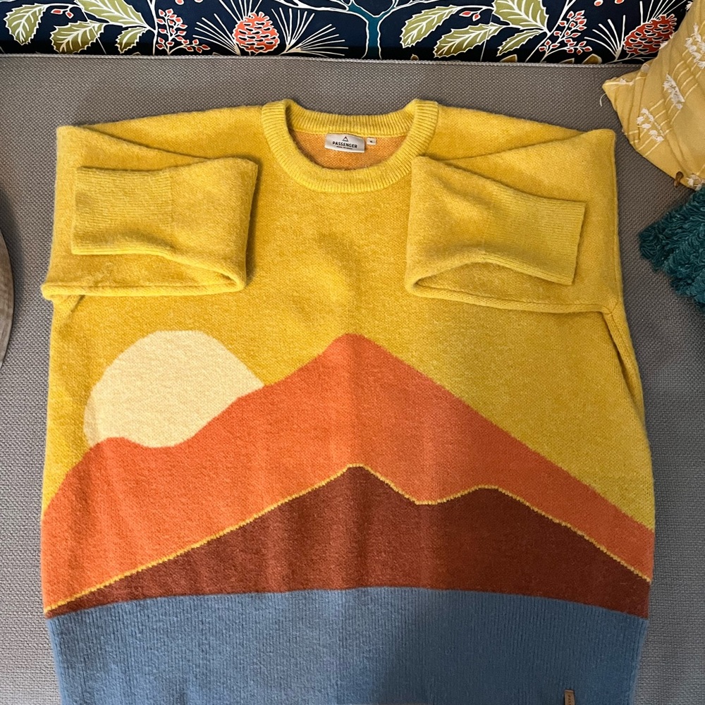 Passenger vista sweater